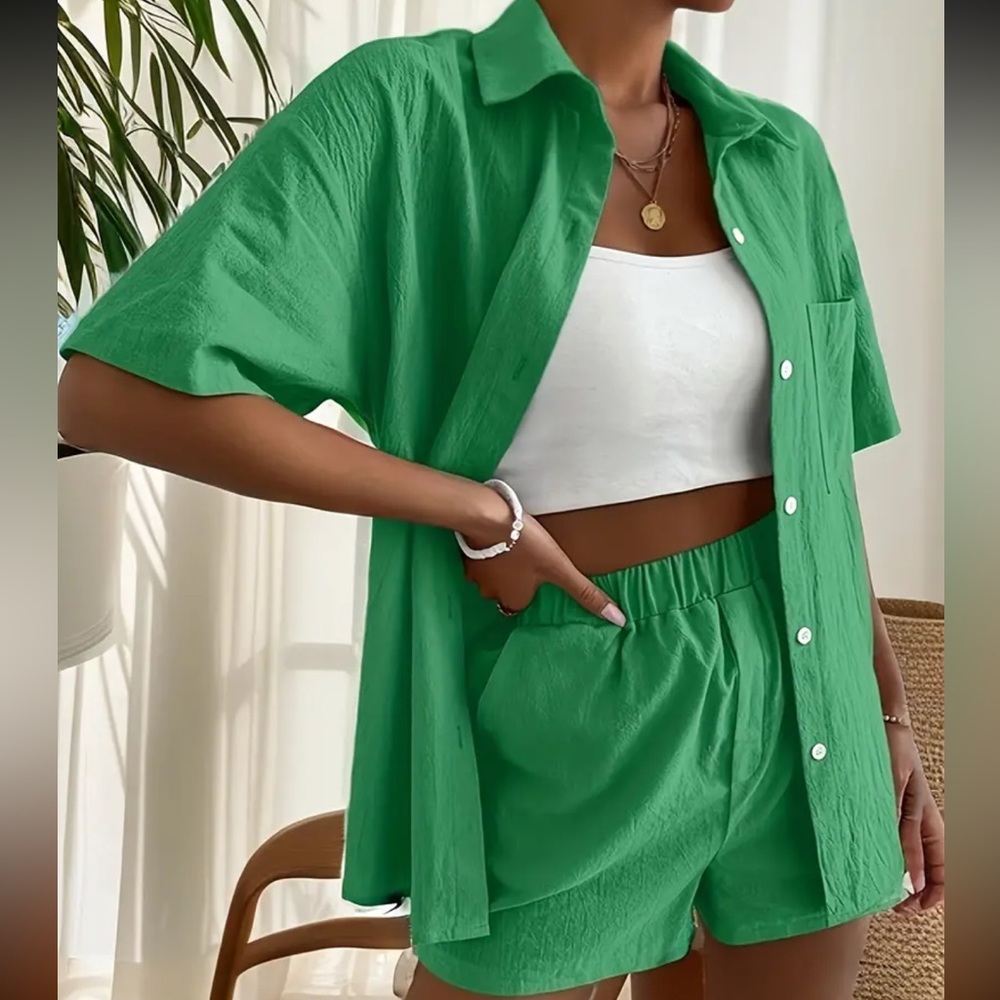 Green Linen blend shorts with pockets M matching set (sold separate)